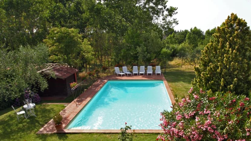 CONTEMPORARY VILLA WITH PRIVATE POOL & BBQ AREA