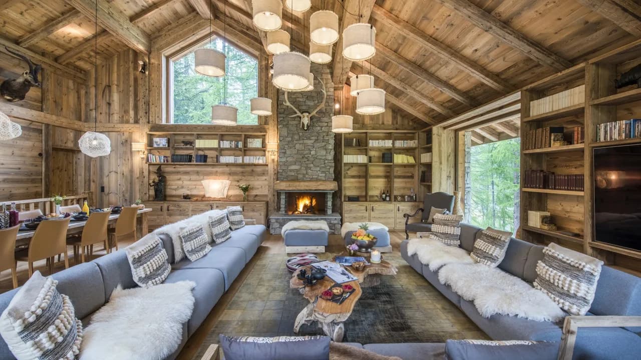 Luxurious Chalet Retreat with Breathtaking Views photo 2