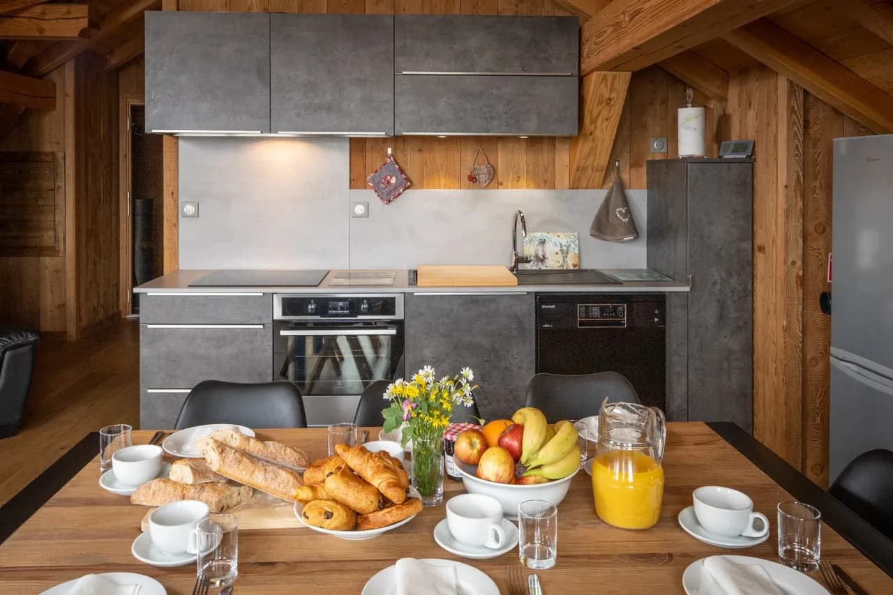 Spacious Ski Chalet in Huez for Families photo 4