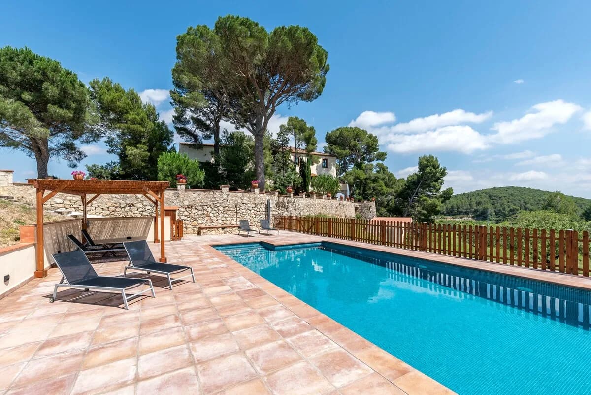Spacious Nine Bedroom Retreat in La Conca de Barbera photo 2