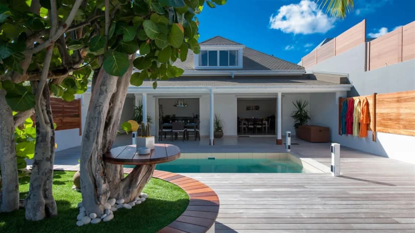 Luxurious Beachfront Villa With Pool in St. Barths