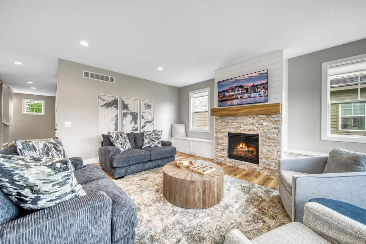 Trailside Five Bedroom Villa in Lake Michigan Shore