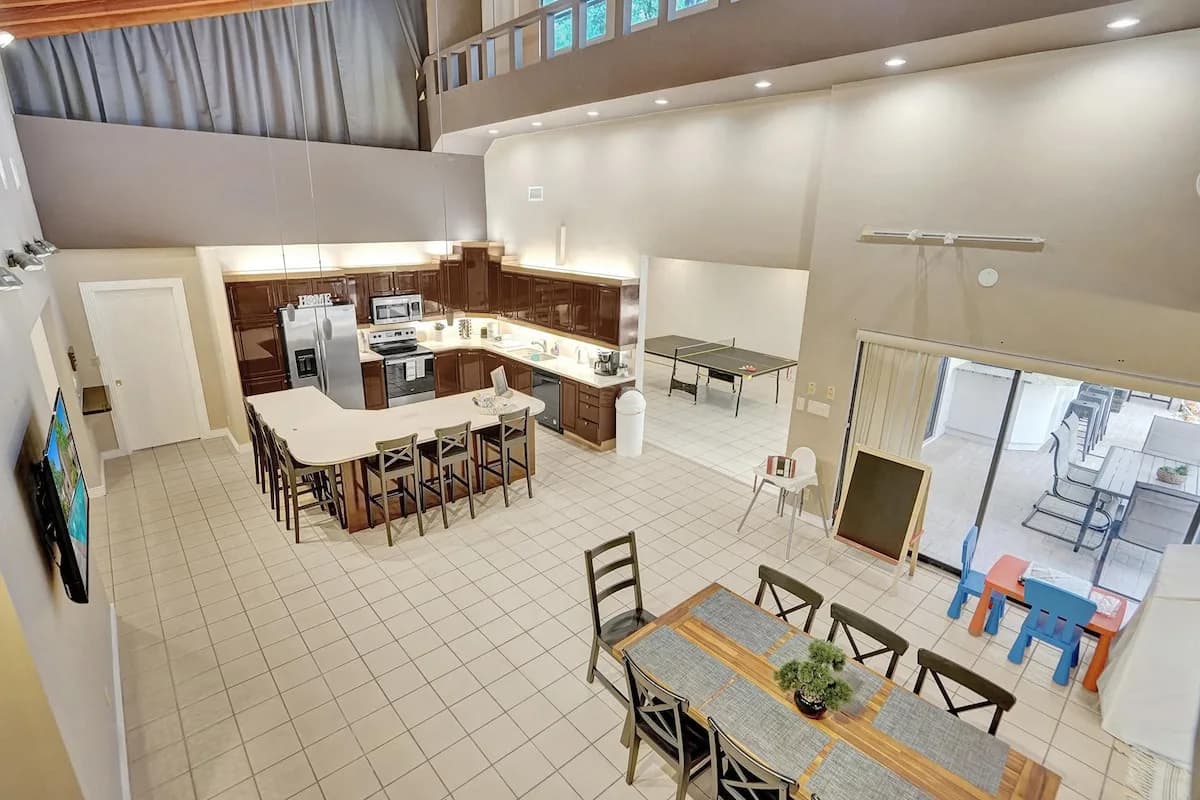 Spacious Six Bedroom Villa with BBQ in Miami Area photo 3