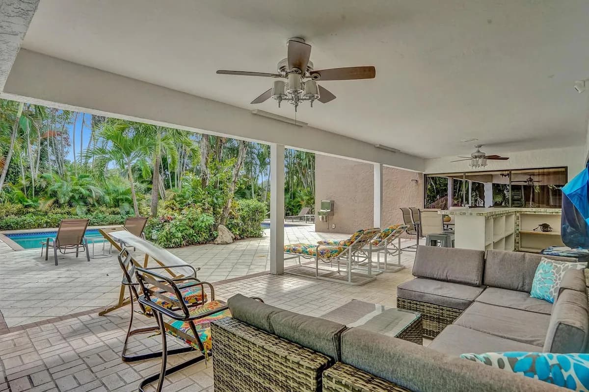 Spacious Six Bedroom Villa with BBQ in Miami Area photo 5