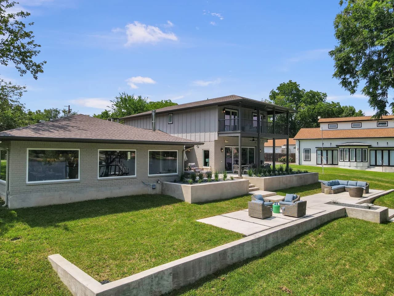 Lakeside Five Bedroom Villa in Marble Falls Texas photo 5