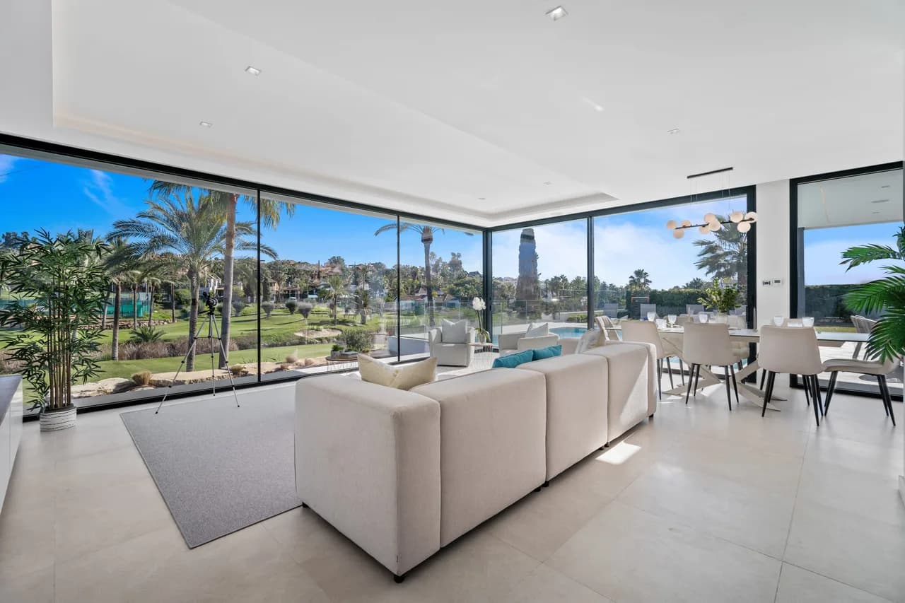 Accessible Five Bedroom Villa in El Paraiso photo 2