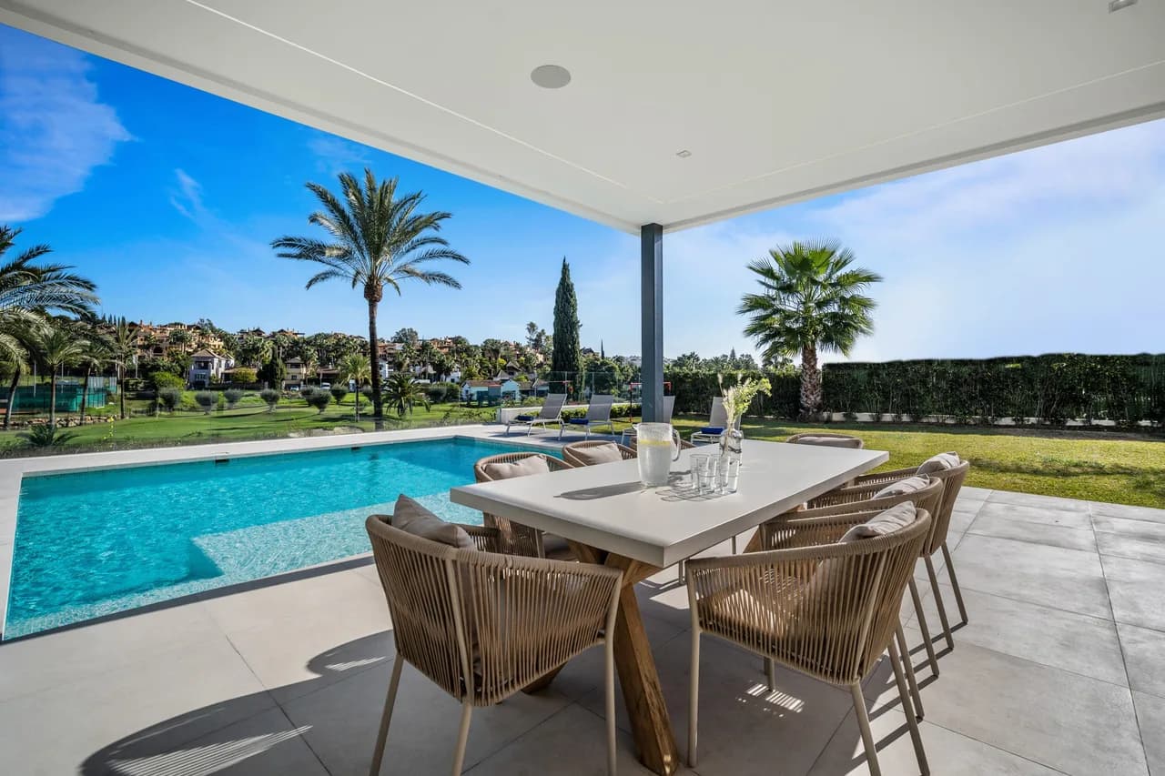 Accessible Five Bedroom Villa in El Paraiso photo 4