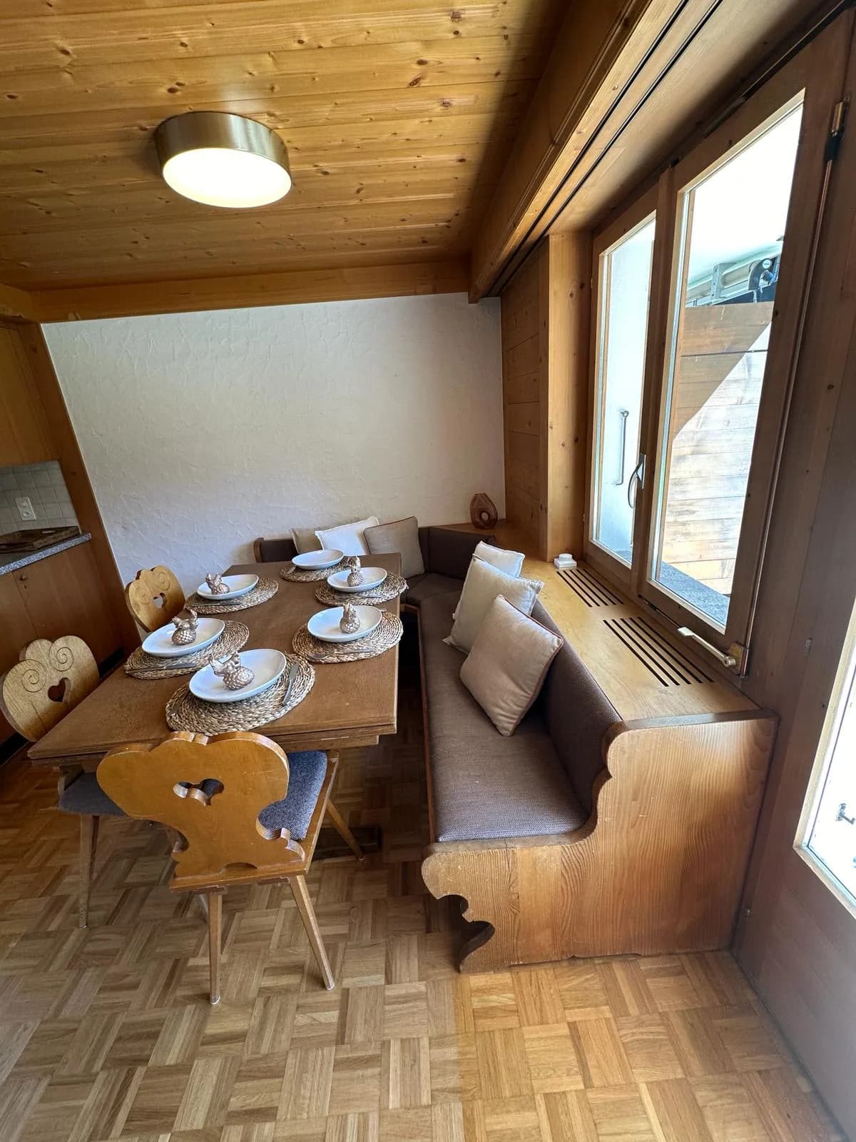 Charming Alpine Flat Retreat in Gstaad photo 2