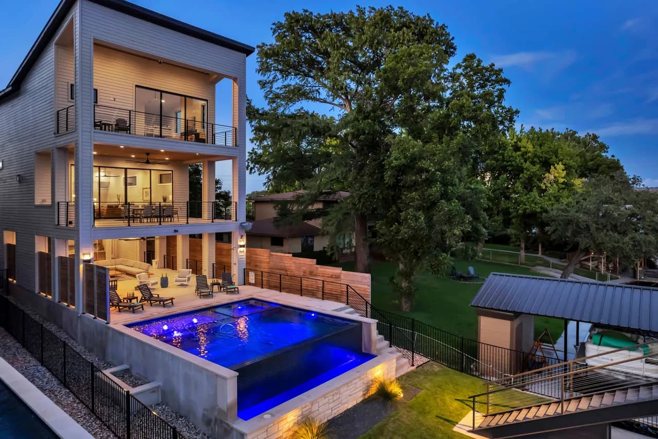 Luxury Family Villa in Kingsland Texas photo 2