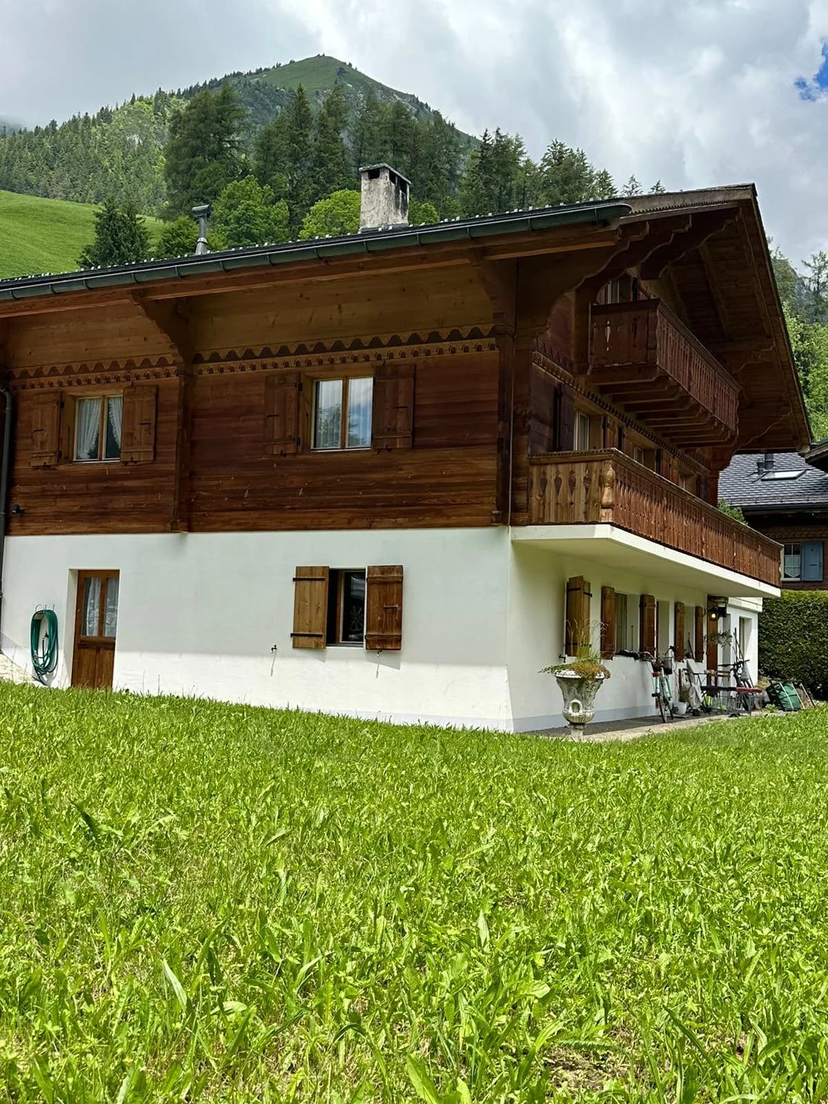 Enchanting 4BR Chalet Nestled in the Heart of a Pristine Apine Landscape