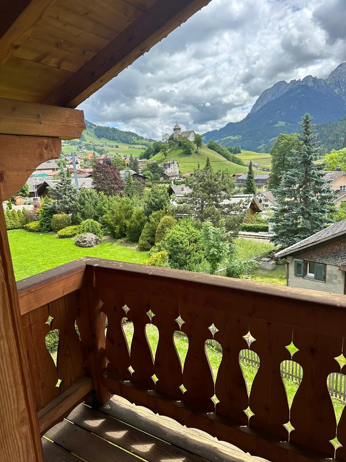Enchanting 4BR Chalet Nestled in the Heart of a Pristine Apine Landscape photo 2