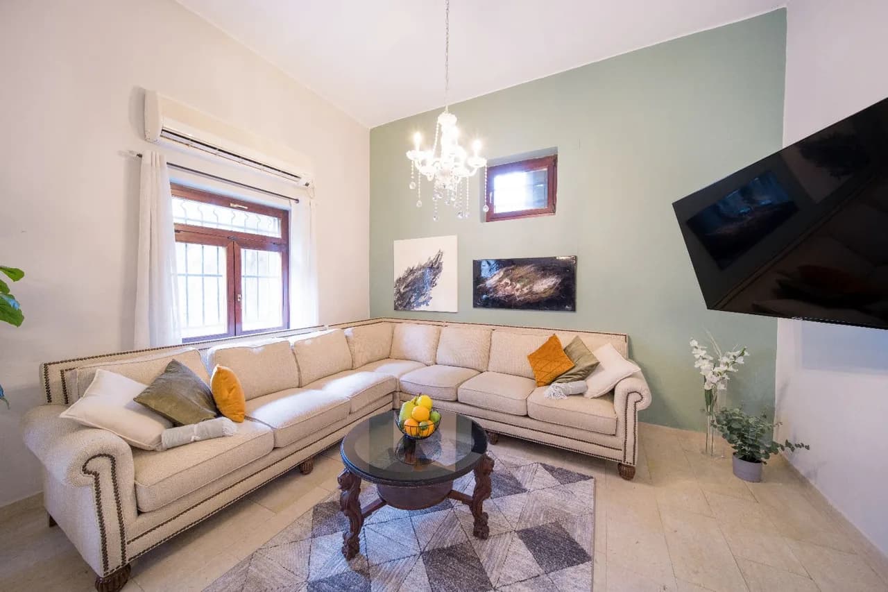 Spacious Rehavia Villa Amenities with Luxurious Amenities photo 2