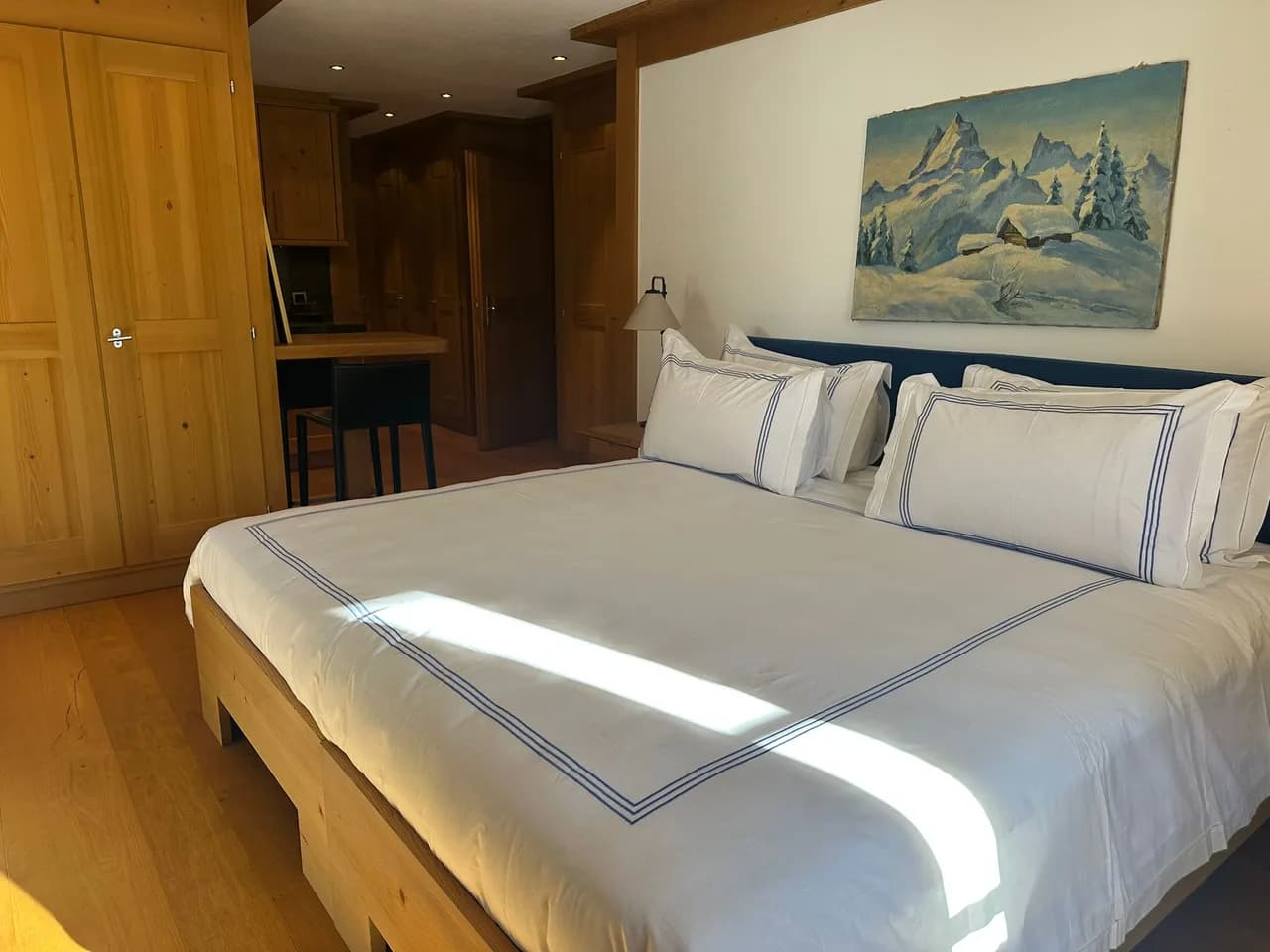 Premier 5BR Chalet with Fitness Room and Stunning Alpine Views photo 4