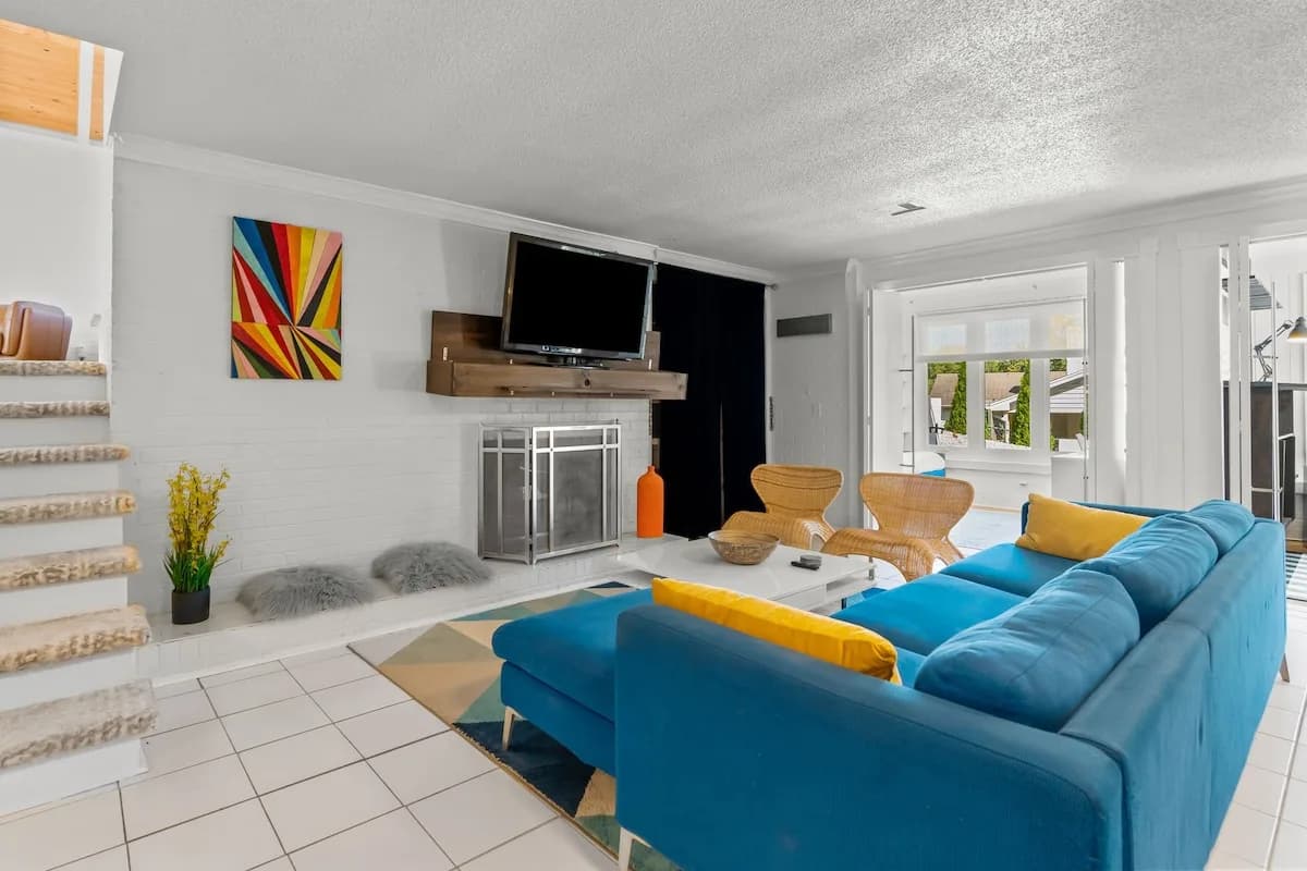 Modern Hot Tub Villa in Guilford County photo 4