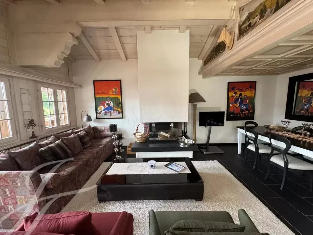 Exquisite Penthouse in the Heart of Gstaad photo 3