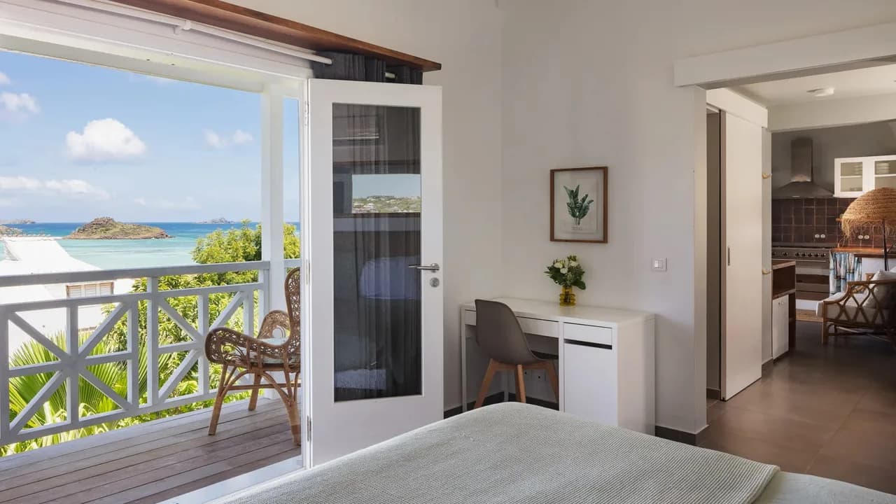 A True Romantic Villa With Bright Canvas photo 4