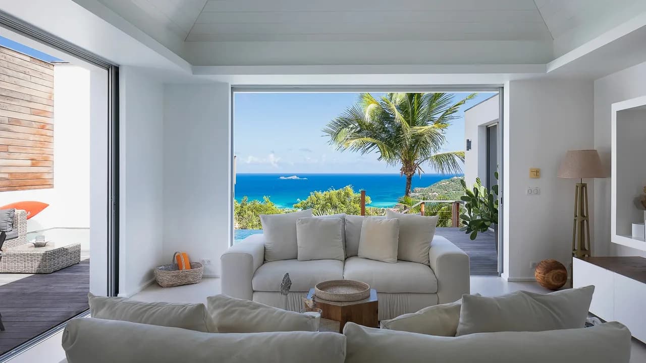 Upscale Romantic Villa with Infinity Pool photo 2