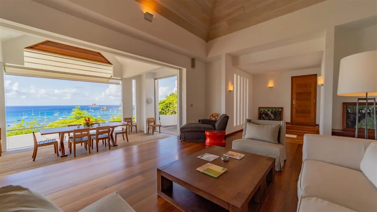 Luxurious Villa With Ocean And Rolling Hills View photo 2