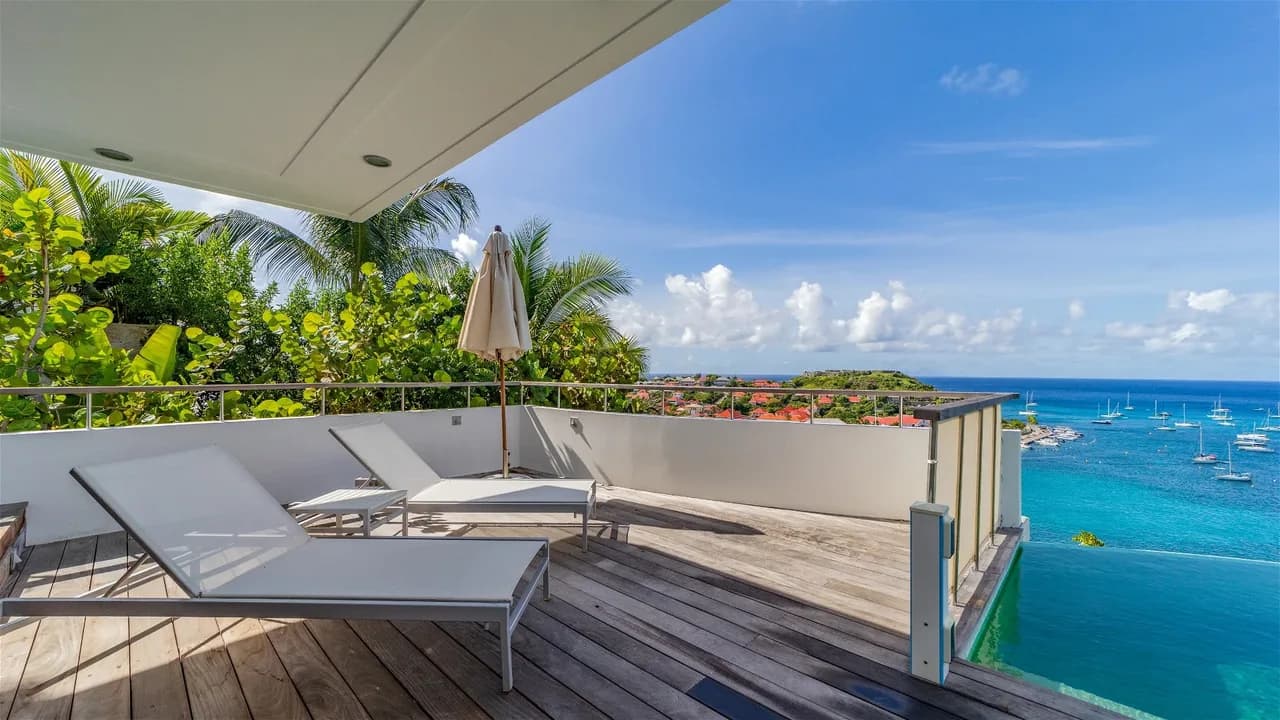 Luxurious Villa With Ocean And Rolling Hills View photo 5