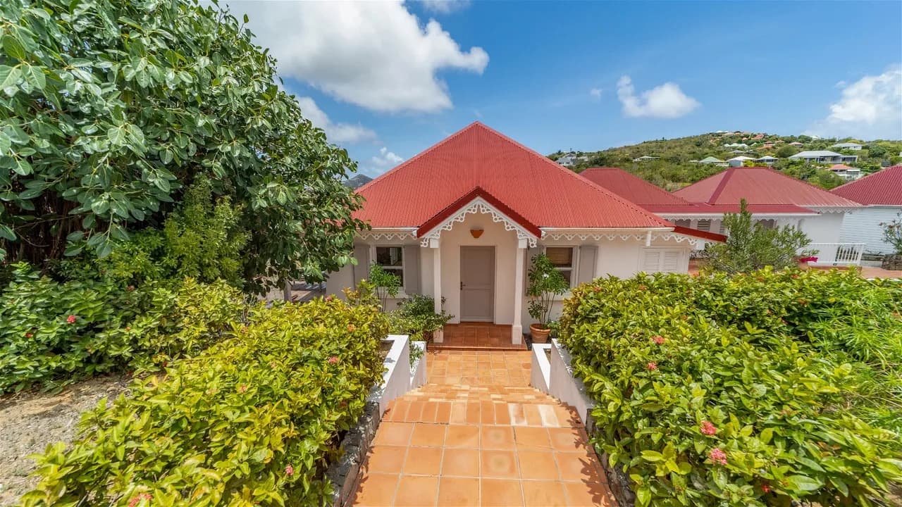 Elegant West Indies Retreat with Stunning Views photo 5