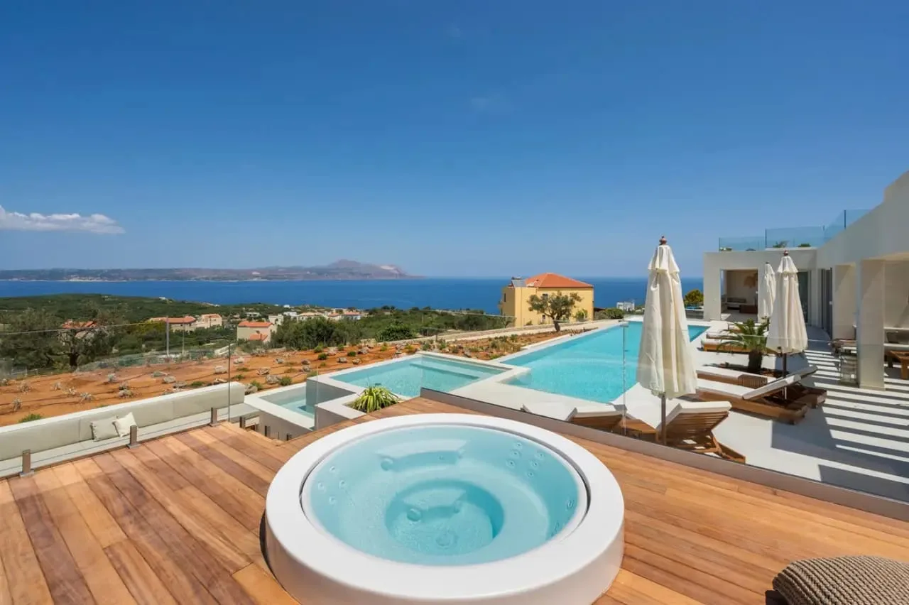 Exclusive Luxury Villa with Heated Infinity Pool in Crete