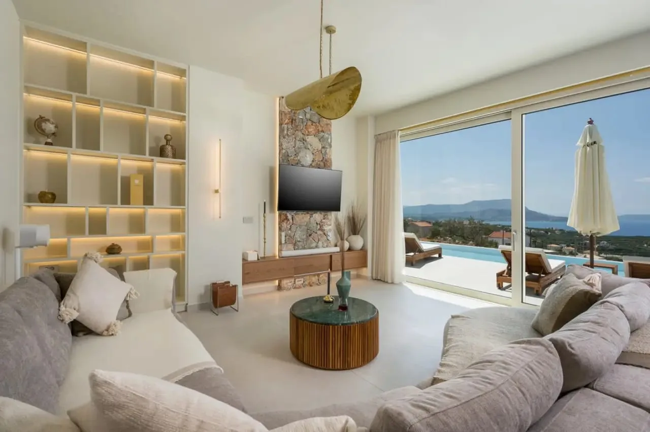 Exclusive Luxury Villa with Heated Infinity Pool in Crete photo 2