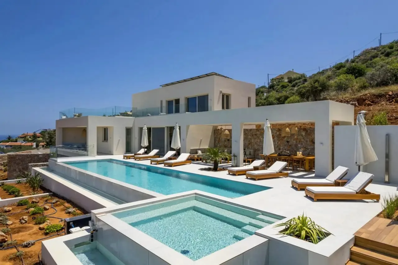 Exclusive Luxury Villa with Heated Infinity Pool in Crete photo 5