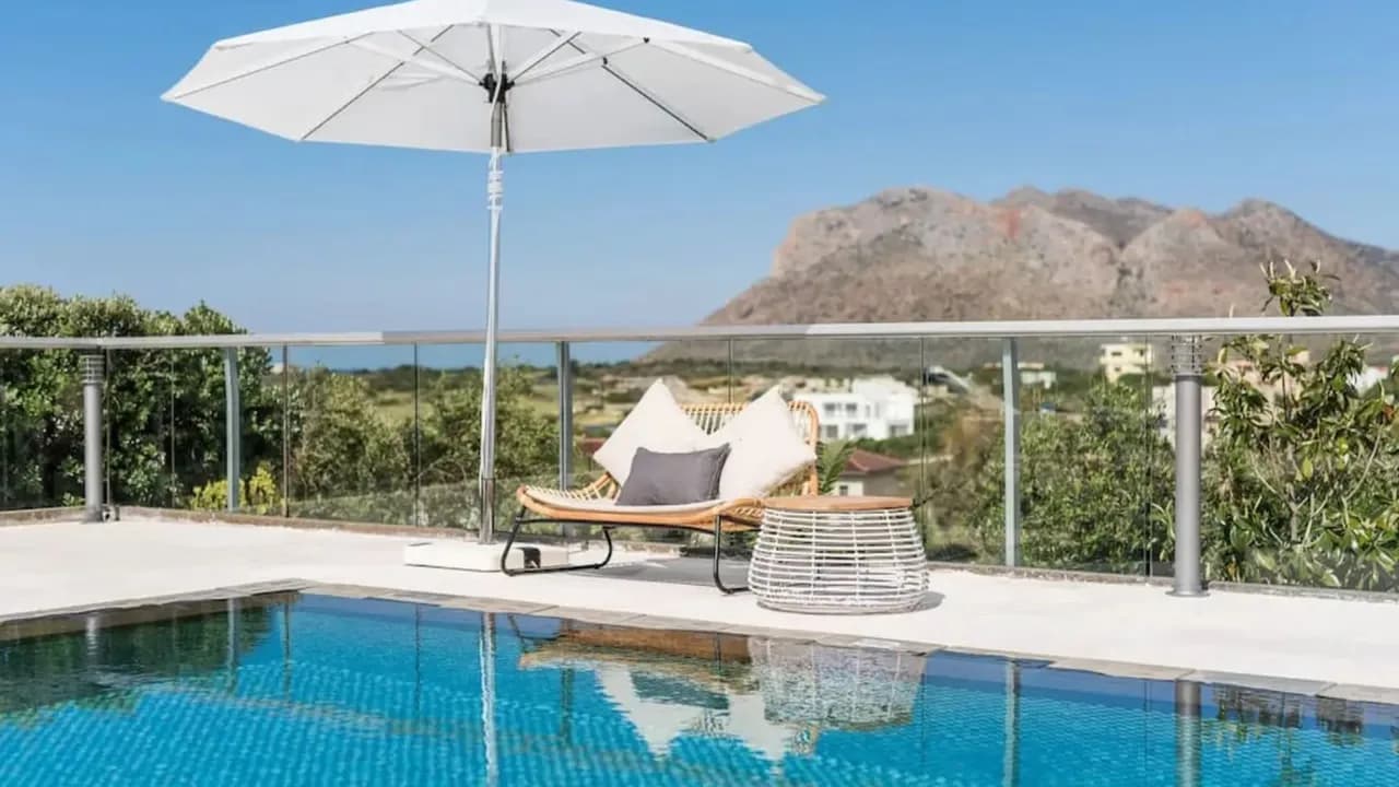 LUXE SEAFRONT RETREAT WITH TENNIS COURT photo 5