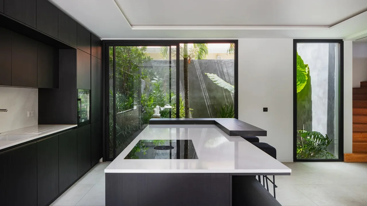 Private 3BR Oasis with Stunning Infinity Pool photo 3