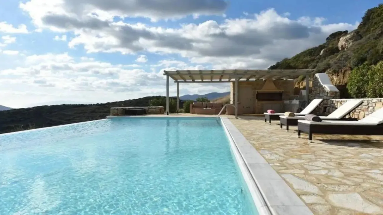 Pristine Hillside Villa With Sunset Views photo 3