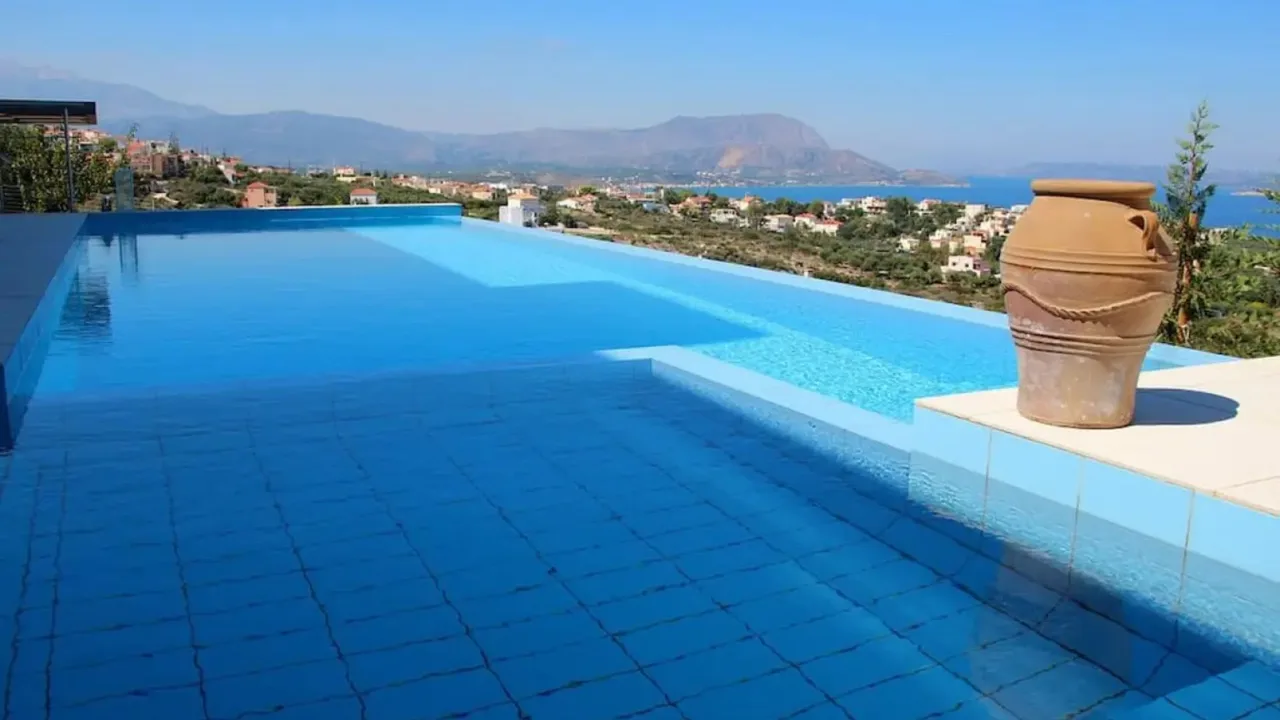 Grandeur Haven With Pool and Panoramic View photo 4
