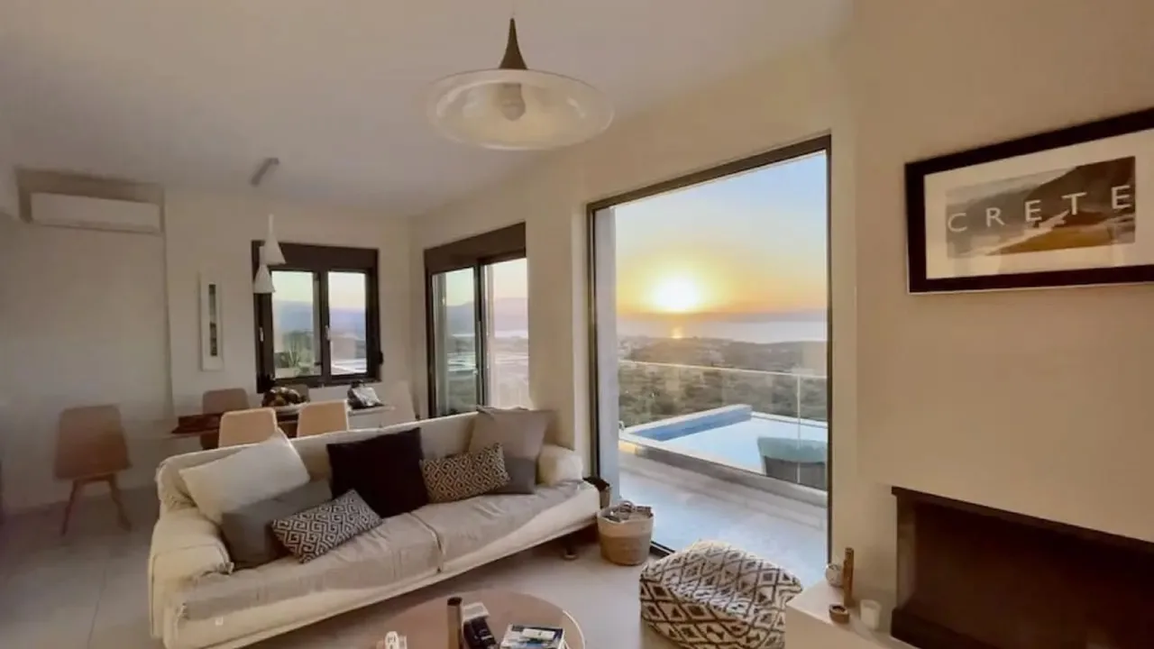 Grandeur Haven With Pool and Panoramic View photo 5
