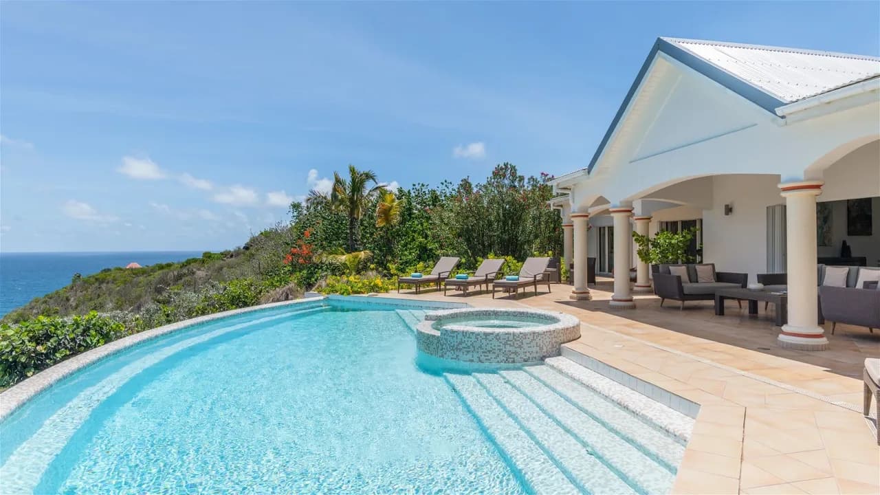 Superb Caribbean Villa With Heated Pool And Jacuzzi photo 2
