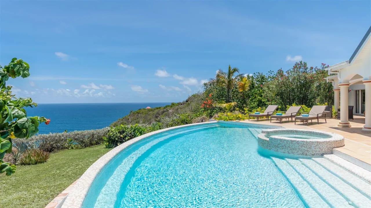 Superb Caribbean Villa With Heated Pool And Jacuzzi photo 3