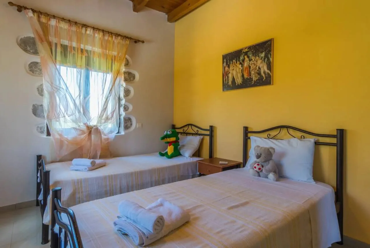 Two-Floor Traditional Stone Villa photo 4