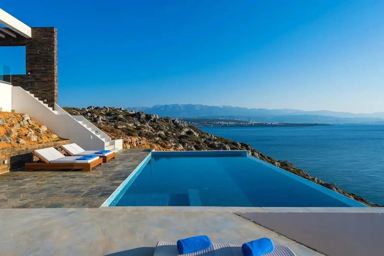 Stunning Designer Home In Crete photo 5