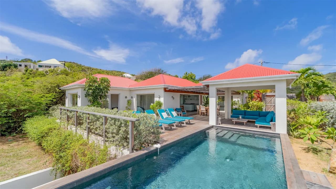 A Caribbean Gem With Stunning Hill and Ocean View photo 3