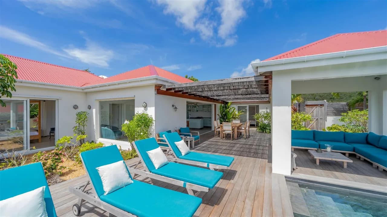 A Caribbean Gem With Stunning Hill and Ocean View photo 4