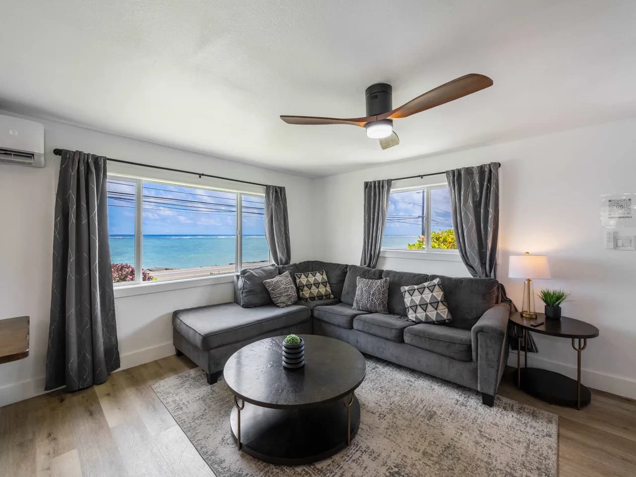 Oceanfront Three Bedroom Villa in Oahu photo 5