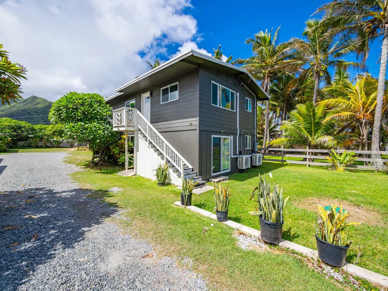 Oceanfront Three-Bedroom Villa in Oahu photo 2