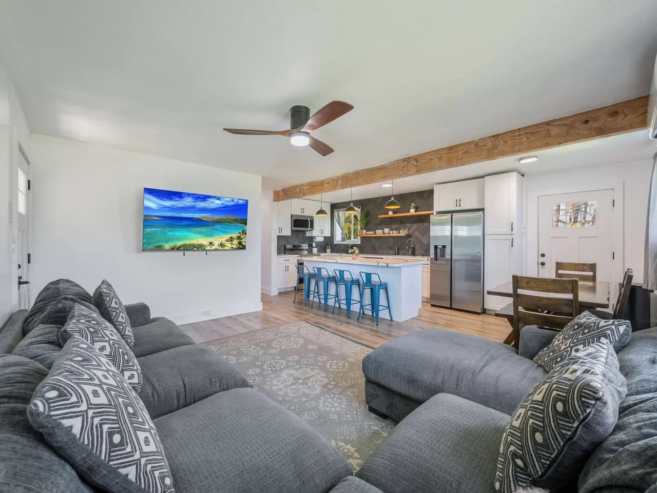 Oceanfront Three-Bedroom Villa in Oahu photo 4