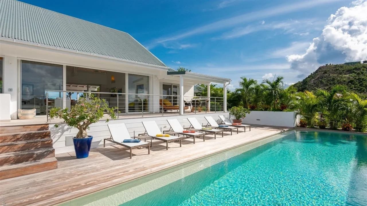 Extraordinary 4BR Hillside Villa in Saint-jean