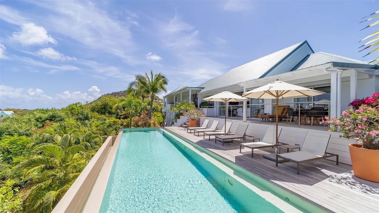 Extraordinary 4BR Hillside Villa in Saint-jean photo 4