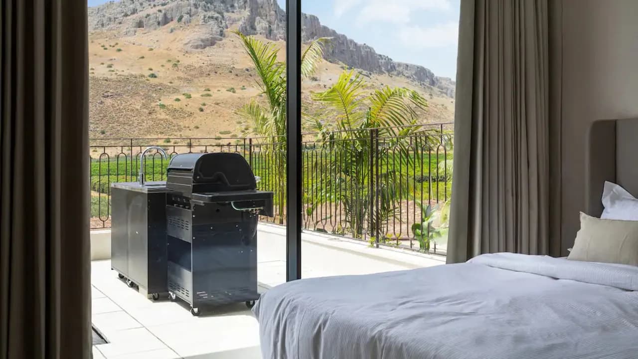 Tranquil Villa Jacuzzi Terrace Scenic Views photo 4