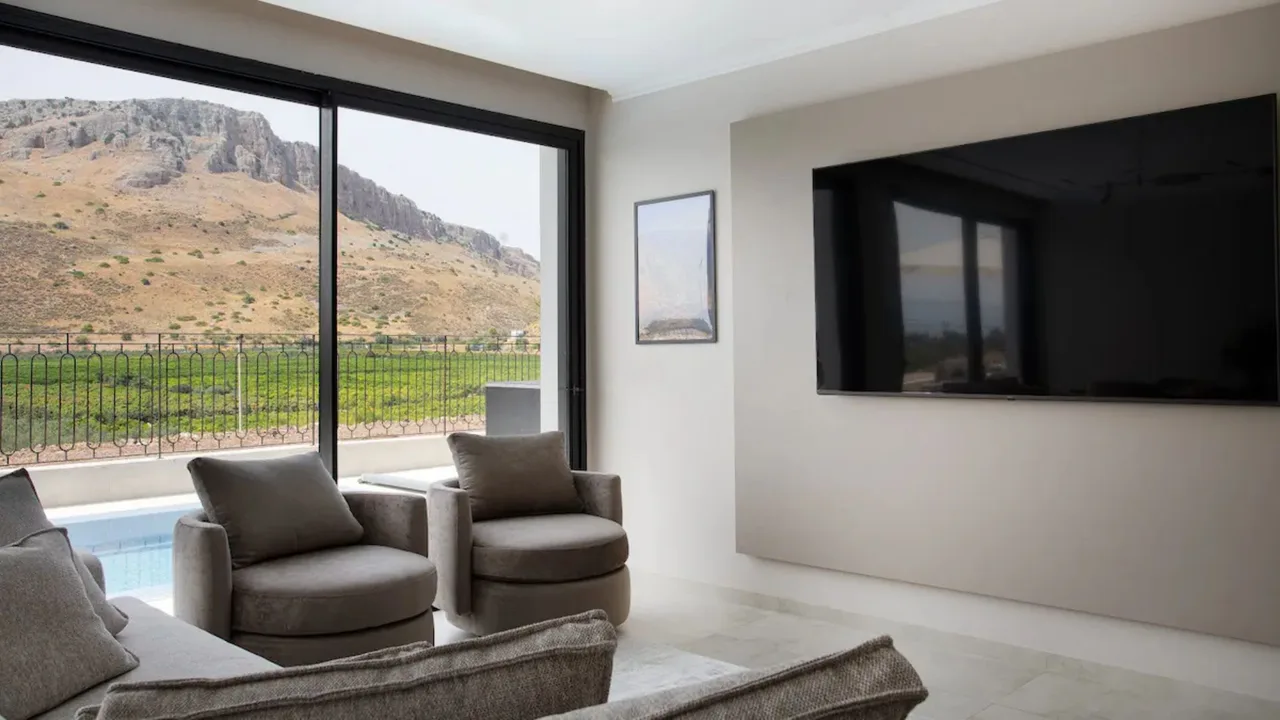 Charming Migdal Villa With Pool Views photo 2