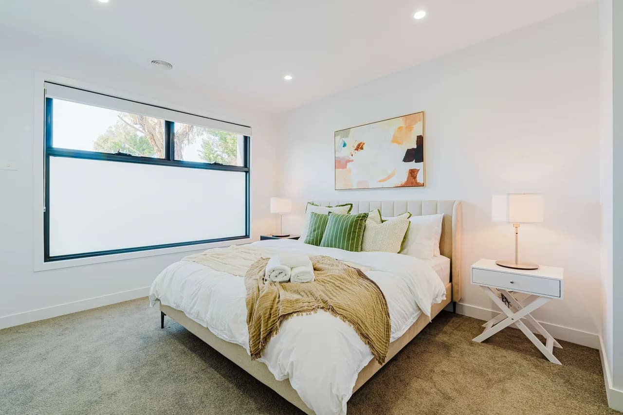 Air-Conditioned Four Bedroom Villa in Victoria photo 3
