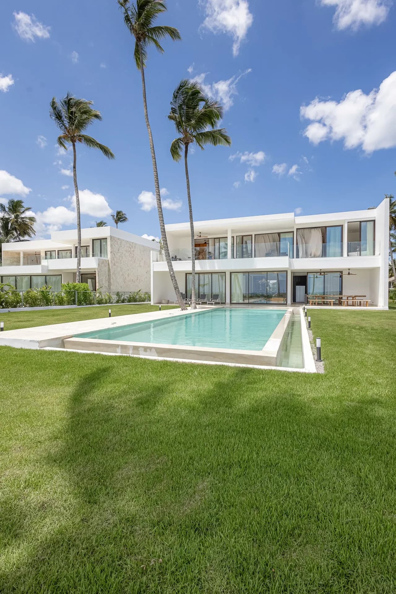 Beachfront Ten Bedroom Villa in Samana photo 3