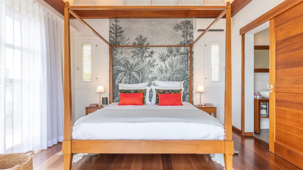Tropical Bliss with Magnificent Ocean Views photo 4