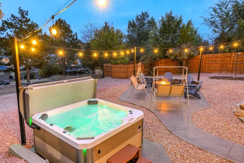 Hot tub, fire pit, and deck | Mountain view in COS