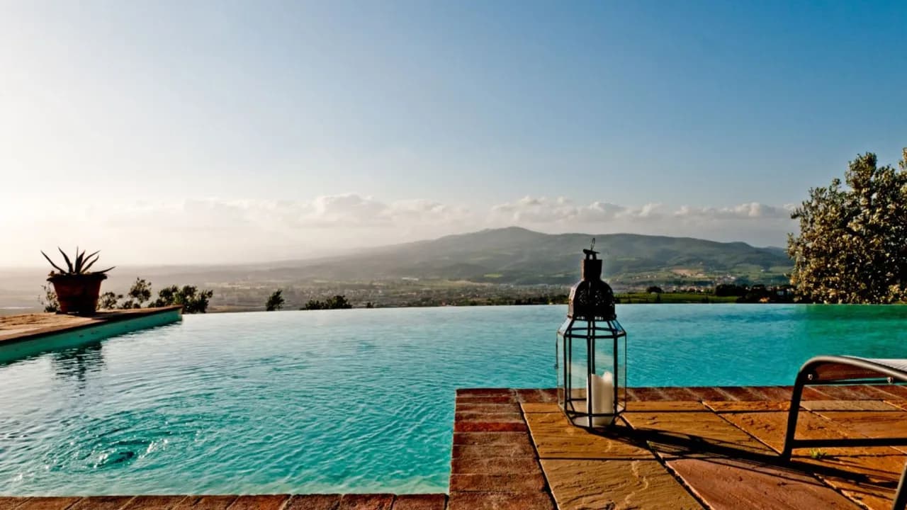 Tuscan Countryside Villa with 360 Panoramic Views photo 3